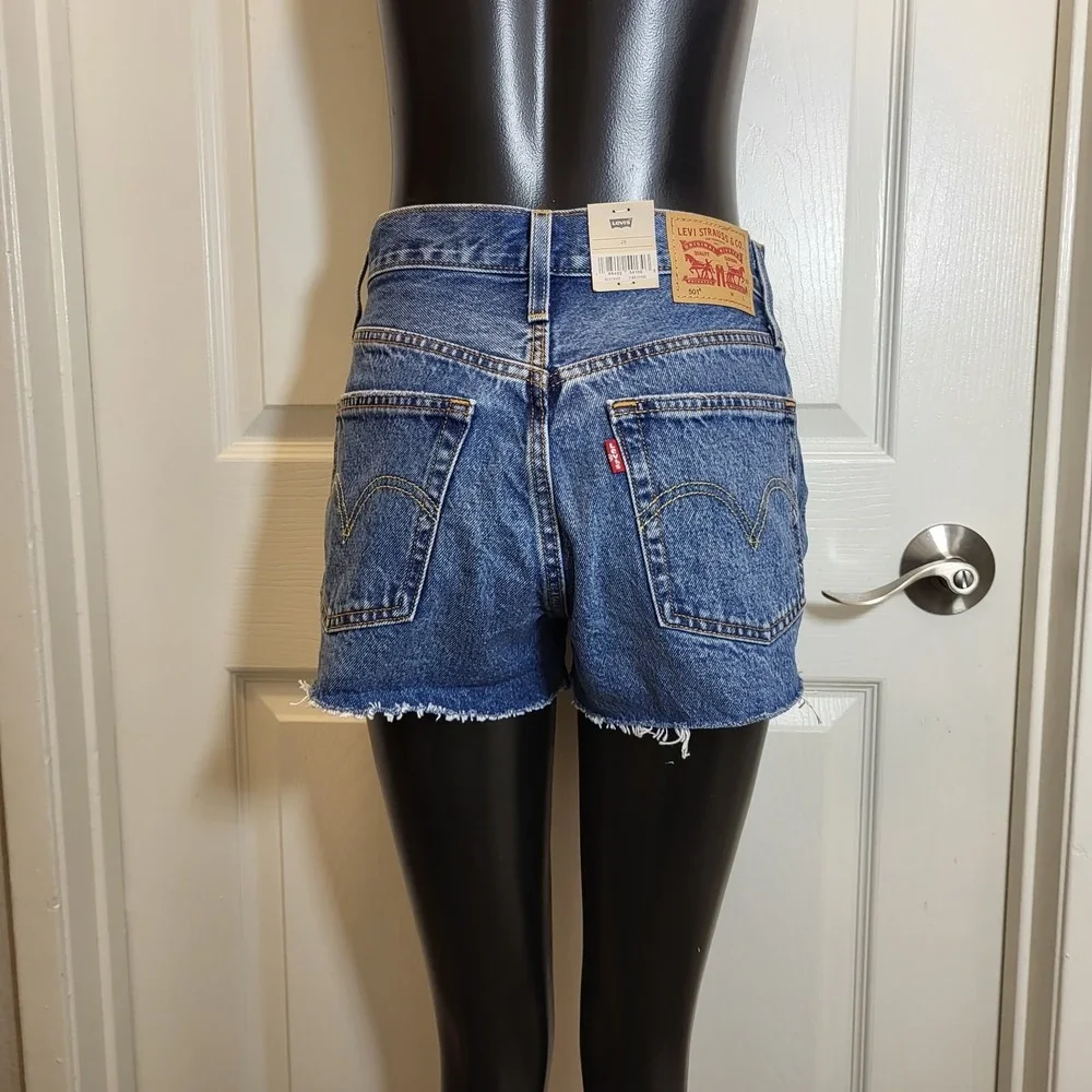 Levis 26 further